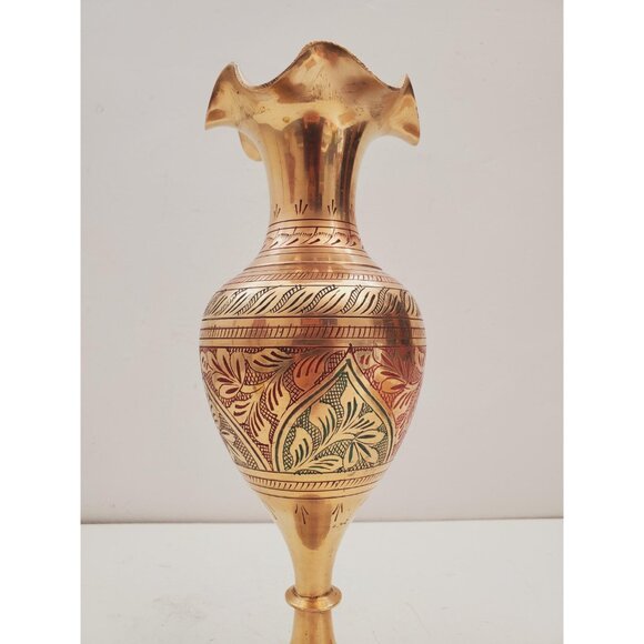 Vintage Etched Flower Pattern Brass Vase - Aged Vintage Patina - Made in India - - Picture 3 of 10